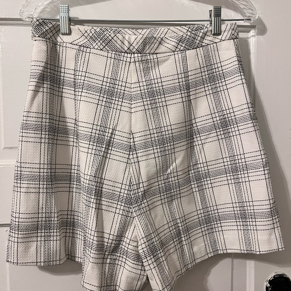 Shorts - Picture 5 of 7